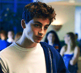 photos/7bed99e5-5236-4184-818c-59921740eef0.gif