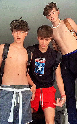 photos/98b68256a6c371e4f334191e928c5df0.gif