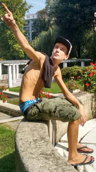 photos/tumblr_of1j9avhQM1rgsj3no1_400.png