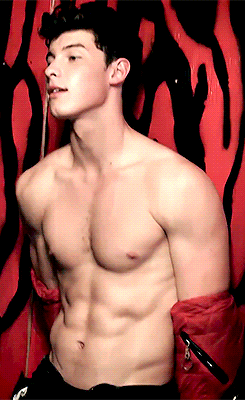 photos/tumblr_ohj44zM8bn1untprdo1_250.gif